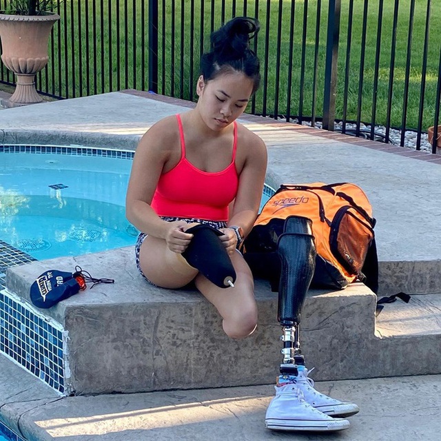Cô gái gốc Việt mất 2 chân vì nổ bom, thành VĐV bơi lội ở Mỹ - Ảnh 5.