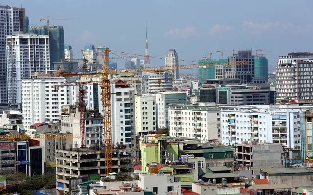 Hà Nội: Chung cư mọc lên, hạ tầng quá tải - Ảnh 2.