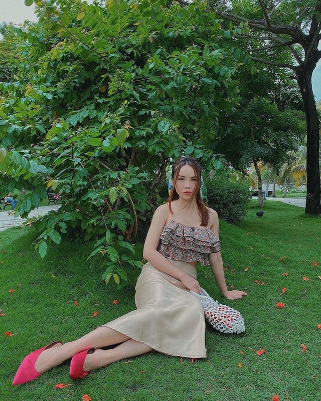 Các mỹ nhân Việt có loạt cách diện chân váy siêu xinh, bạn áp dụng thì sẽ đẹp mọi lúc mọi nơi - Ảnh 1.