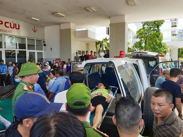 Phó Thủ tướng tới bệnh viện thăm hỏi các nạn nhân trong vụ tai nạn thảm khốc tại Quảng Bình - Ảnh 3.