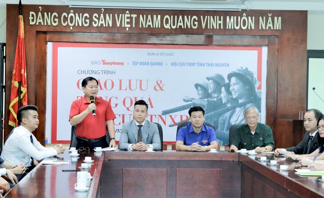 Danko Group phối hợp cùng báo Tiền phong tặng quà cựu thanh niên xung phong Thái Nguyên  - Ảnh 1.