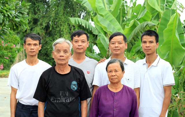 Anh em sinh đôi tìm được nhau sau 43 năm