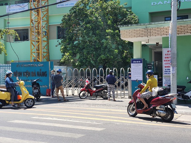 4 phụ nữ chăm người nhà tại Bệnh viện Đà Nẵng mắc COVID-19, Việt Nam thêm 8 ca trong cộng đồng - Ảnh 2.