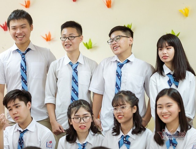 Một lớp có 2 học sinh đạt 48 điểm thi vào lớp 10 ở Hà Nội - Ảnh 4.