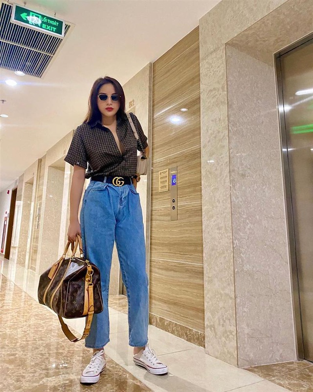 Diện quần jeans, mỹ nhân Việt cứ mix với 4 kiểu giày sau là trọn vẹn xịn đẹp và có khi còn kéo chân dài tít tắp - Ảnh 5.