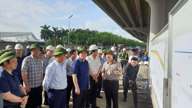 Bí thư Thành ủy Hà Nội kiểm tra nhiều dự án giao thông Hà Nội và ấn định thời gian hoàn thành - Ảnh 3.