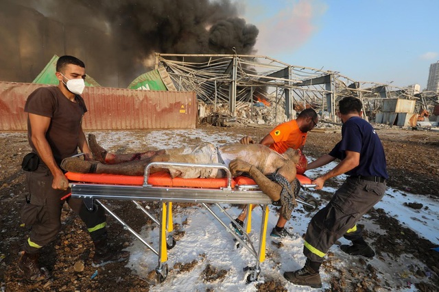 Đằng sau khoảnh khắc giải cứu người đàn ông từ đống đổ nát ở Beirut - Ảnh 3.