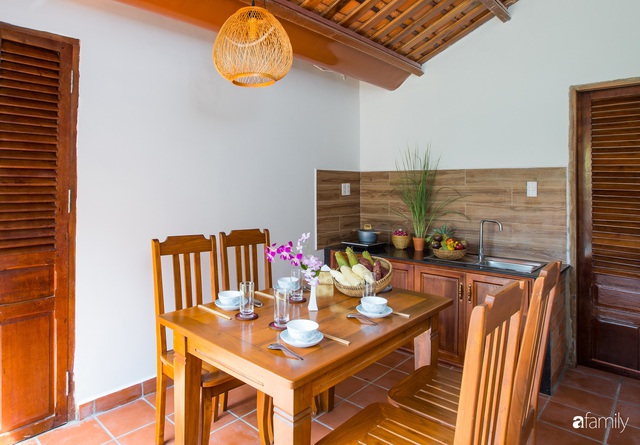 Căn nhà gỗ mang vẻ đẹp của văn hóa truyền thống ẩn mình trong màu xanh thiên nhiên của Phú Quốc - Ảnh 6.