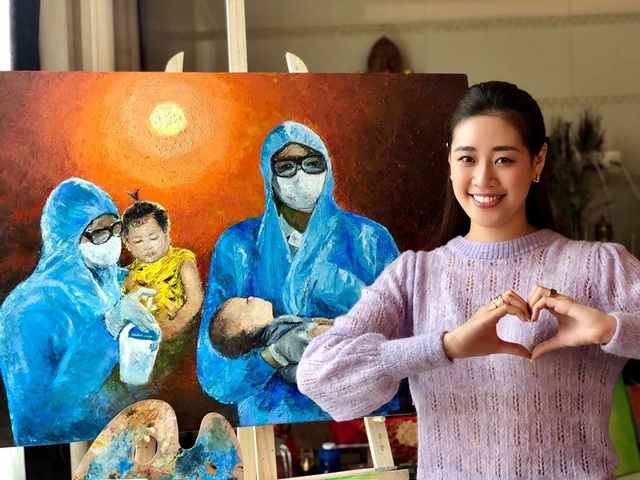 Hoa hậu Khánh Vân tự vẽ tranh và đấu giá để ủng hộ chống dịch COVID-19 - Ảnh 3.
