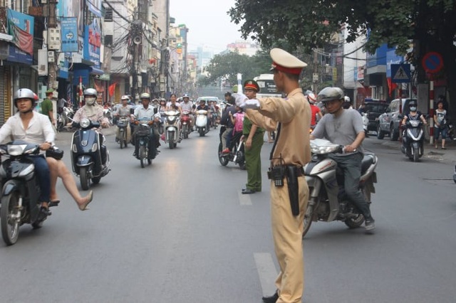 Hà Nội cấm nhiều tuyến đường phục vụ Lễ Quốc tang Tổng Bí thư Lê Khả Phiêu - Ảnh 2.