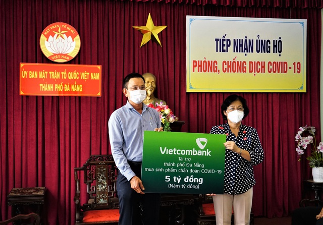 Vietcombank ủng hộ 5 tỷ đồng chung tay cùng thành phố Đà Nẵng đẩy lùi COVID - 19 - Ảnh 1.