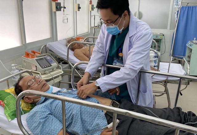 Bệnh viện Chợ Rẫy cứu cha của bác sĩ đang chống dịch ở Quảng Nam - Ảnh 2.