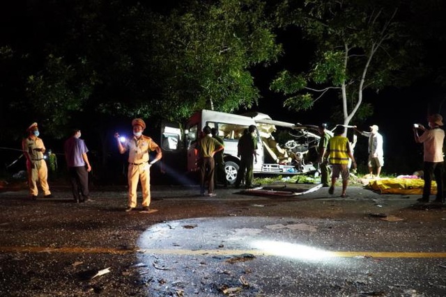Danh tính bất ngờ của tài xế lái xe khách gây tai nạn làm 8 người tử vong ở Bình Thuận - Ảnh 2.