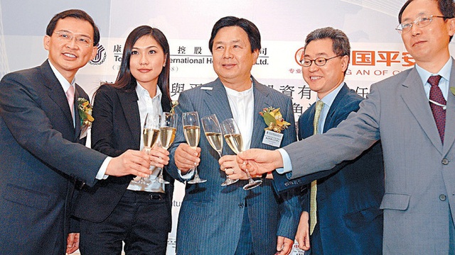 Thiên kim của Đế chế đồ chơi Hồng Kông: Xinh đẹp giỏi giang, 25 tuổi đã làm chủ tịch, từng bị đồn liên quan đến scandal ảnh nóng chấn động - Ảnh 4. Thiên kim của Đế chế đồ chơi Hồng Kông: Xinh đẹp giỏi giang, 25 tuổi đã làm chủ tịch, từng bị đồn liên quan đến scandal ảnh nóng chấn động - Ảnh 4.