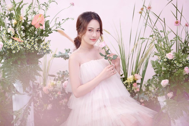 Dù ở tháng nào của thai kỳ, bà xã trẻ đẹp kém 13 tuổi của nhạc sĩ Dương Khắc Linh cũng có thần thái và gu thời trang đốt mắt người hâm mộ - Ảnh 16.