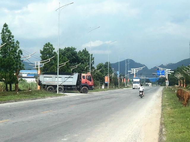 Quảng Ninh: Dân bức xúc vì bị trạm trộn bê tông nhựa không phép bức tử - Ảnh 5.