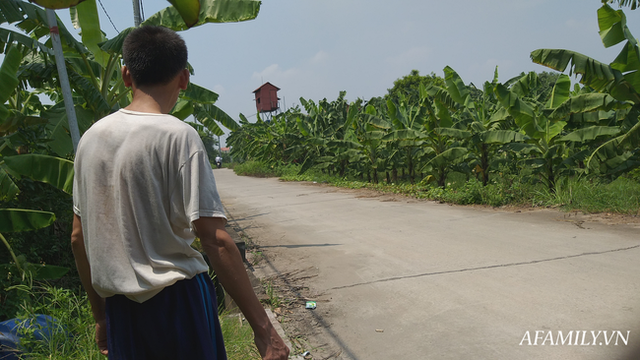 Mẹ bé gái bị gã đàn ông lạ mặt ép vào vườn chuối giở trò đồi bại: Những lời đồn khiến gia đình rất khổ sở, dự định sẽ chuyển trường cho con - Ảnh 2.