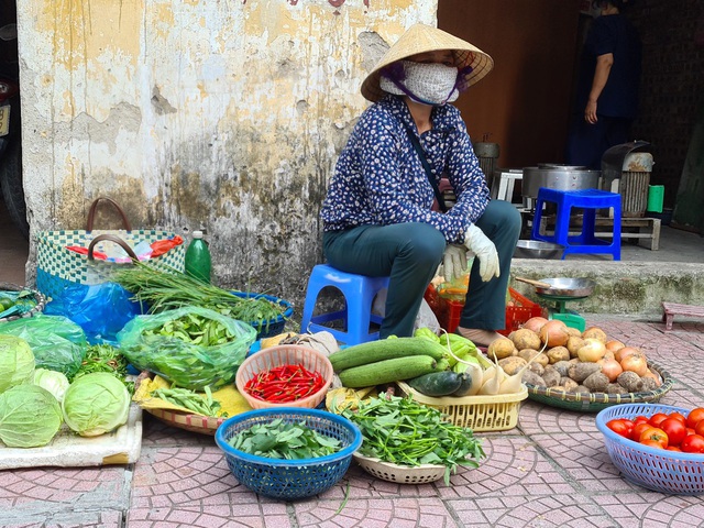 Người dân khu phố Hạnh Phúc đổi thói quen sinh hoạt vì có ca dương tính khi tới Hàn Quốc - Ảnh 5.