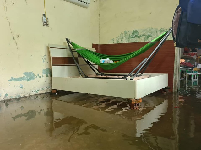 Hàng chục hộ dân ở Hải Phòng khốn khổ vì hễ mưa là ngập lụt - Ảnh 6.