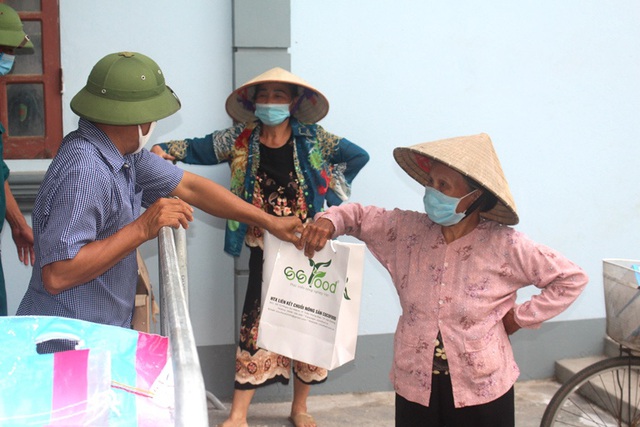 Cận cảnh khu vực cách ly y tế nơi gia đình nữ du học sinh tỉnh Hải Dương sinh sống  - Ảnh 20.