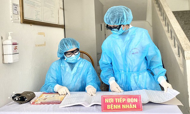 Ca thứ 7 mắc COVID-19 ở Hà Nội làm cùng bệnh nhân dương tính ở quán Pizza Trần Thái Tông - Ảnh 2.