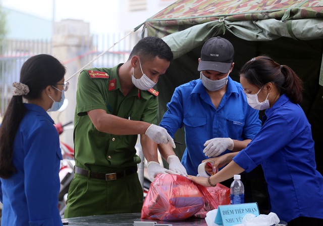 Nhịp sống bình yên bên trong khu cách ly tại tâm dịch Đà Nẵng - Ảnh 12.