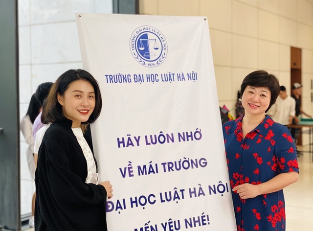 Cô gái Hà Nội là thủ khoa Đại học Luật - Ảnh 4.