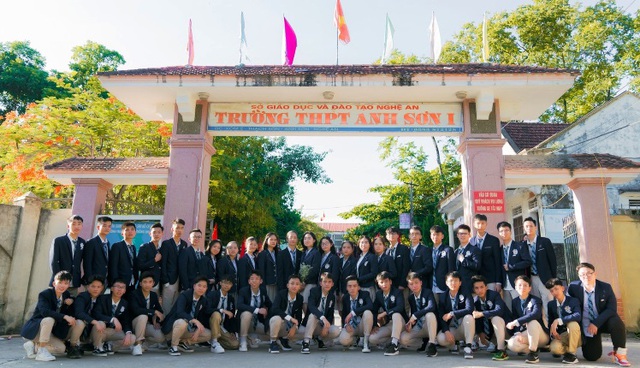 Thán phục với lớp học có đến 17 học sinh trên 27 điểm ở Nghệ An - Ảnh 1.
