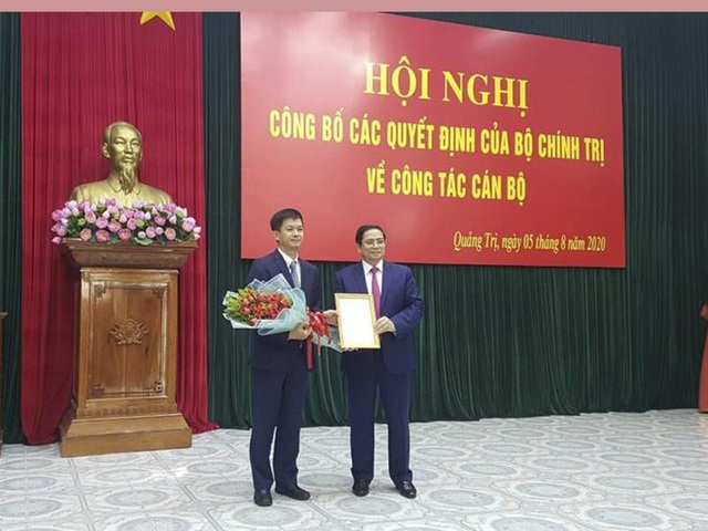 Trao quyết định bổ nhiệm ông Lê Quang Tùng làm Bí thưTỉnh ủy Quảng Trị - Ảnh 1.
