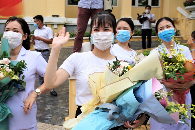 Đoàn cán bộ y tế Hải Phòng vào chi viện thành phố kết nghĩa Đà Nẵng - Ảnh 9.