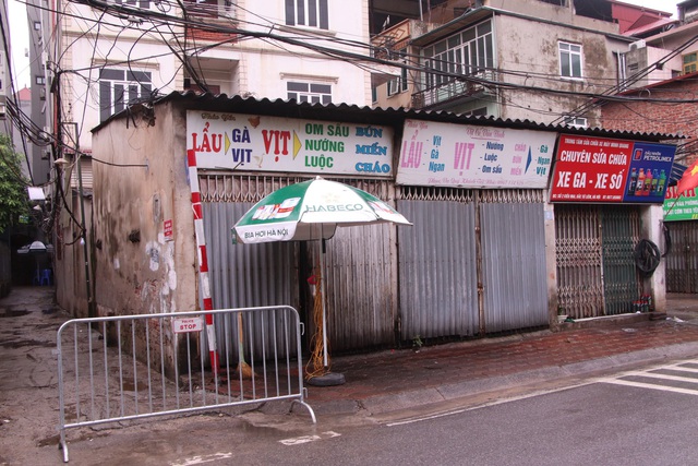 Hà Nội: Mọi hàng quán kinh doanh nơi BN 714 sống đều đóng cửa, dừng hoạt động - Ảnh 5.