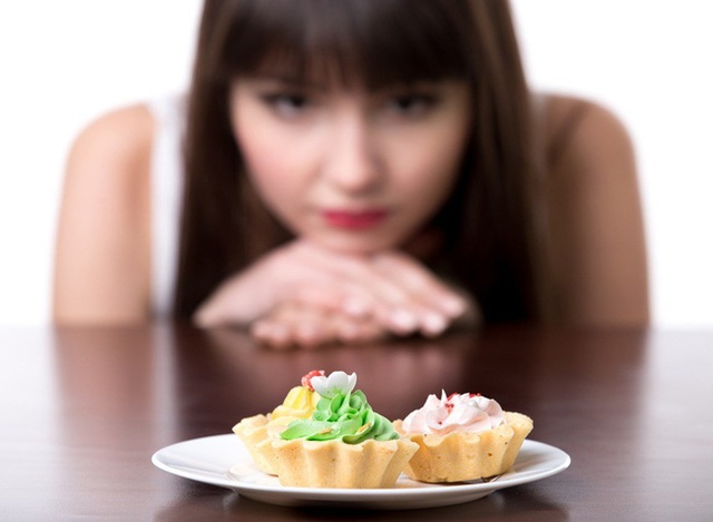 Ăn nhiều đường khiến bạn nhanh già ngang với hút thuốc lá, nếu cơ thể xuất hiện 5 dấu hiệu này thì cần xem lại ngay những gì bạn hay ăn - Ảnh 3. Ăn nhiều đường khiến bạn nhanh già ngang với hút thuốc lá, nếu cơ thể xuất hiện 5 dấu hiệu này thì cần xem lại ngay những gì bạn hay ăn - Ảnh 3.