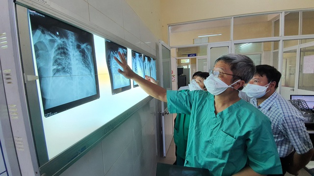 Thứ trưởng Bộ Y tế ghi nhận nghĩa cử cao đẹp của TP Hải Phòng chi viện đến TP Đà Nẵng - Ảnh 4.