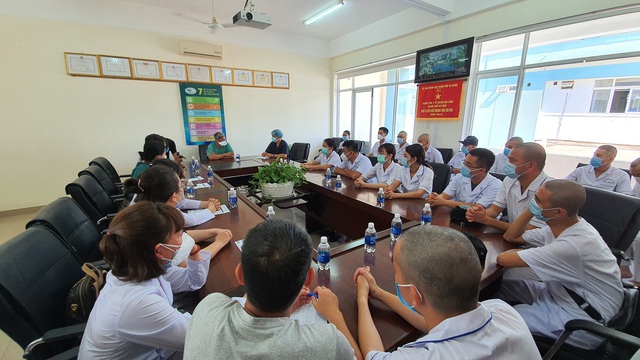 Thứ trưởng Bộ Y tế ghi nhận nghĩa cử cao đẹp của TP Hải Phòng chi viện đến TP Đà Nẵng - Ảnh 3.
