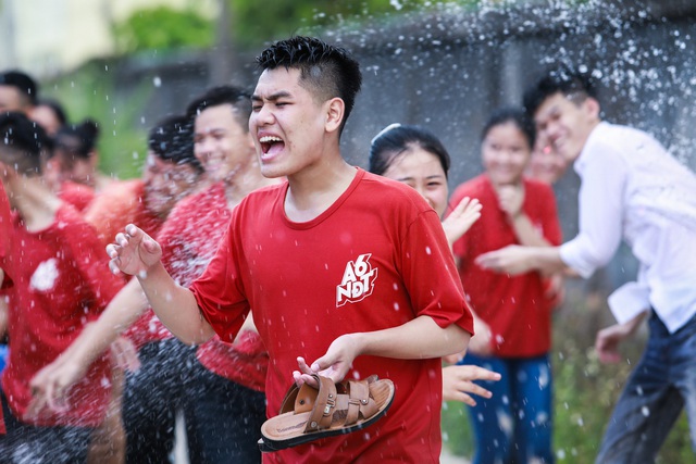 Đôi bạn 10 năm cõng nhau đến lớp, cùng thi đại học - Ảnh 15.