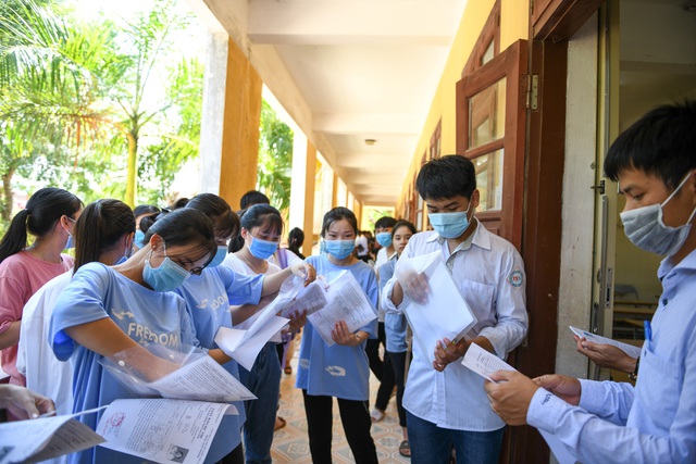 Đôi bạn 10 năm cõng nhau đến lớp, cùng thi đại học - Ảnh 21.