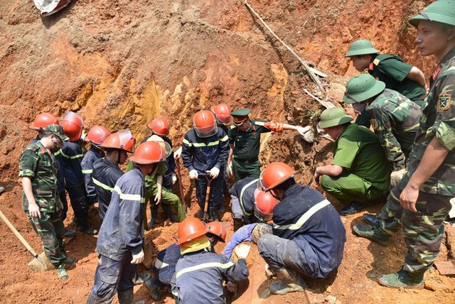 Nguyên nhân vụ sập công trình ở trung tâm hướng nghiệp Phú Thọ khiến 4 người tử vong - Ảnh 2.