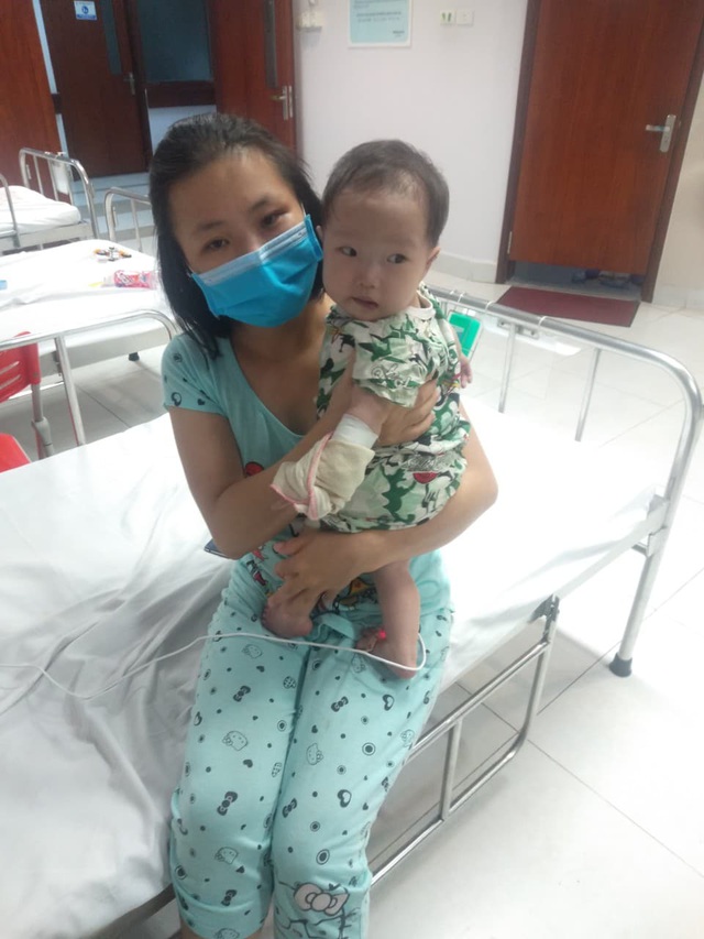 Xót xa bé 11 tháng tuổi thân hình yếu ớt cần tiền phẫu thuật tim gấp - Ảnh 4.