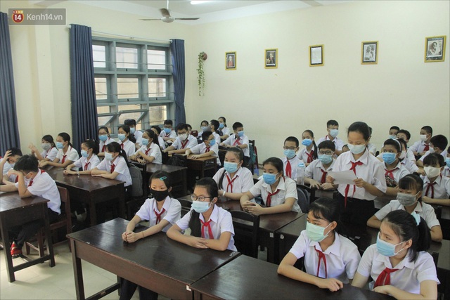 Ngày đầu học sinh Đà Nẵng đi học lại sau giãn cách xã hội theo phương châm “5K” - Ảnh 14.