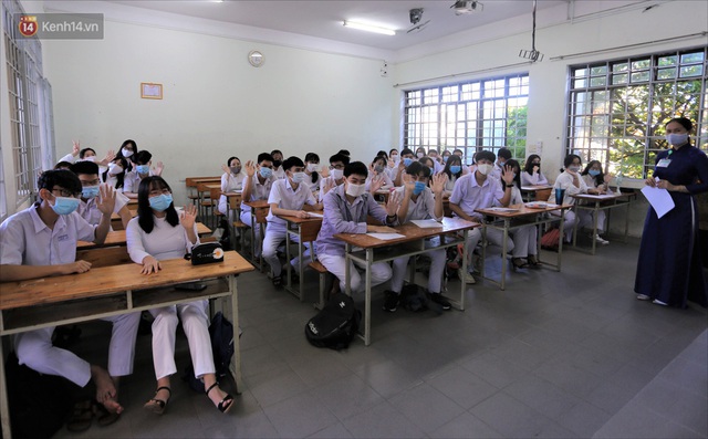 Ngày đầu học sinh Đà Nẵng đi học lại sau giãn cách xã hội theo phương châm “5K” - Ảnh 21.