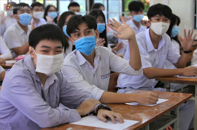 Ngày đầu học sinh Đà Nẵng đi học lại sau giãn cách xã hội theo phương châm “5K” - Ảnh 23.