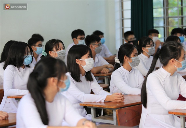 Ngày đầu học sinh Đà Nẵng đi học lại sau giãn cách xã hội theo phương châm “5K” - Ảnh 24.