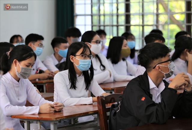 Ngày đầu học sinh Đà Nẵng đi học lại sau giãn cách xã hội theo phương châm “5K” - Ảnh 25.