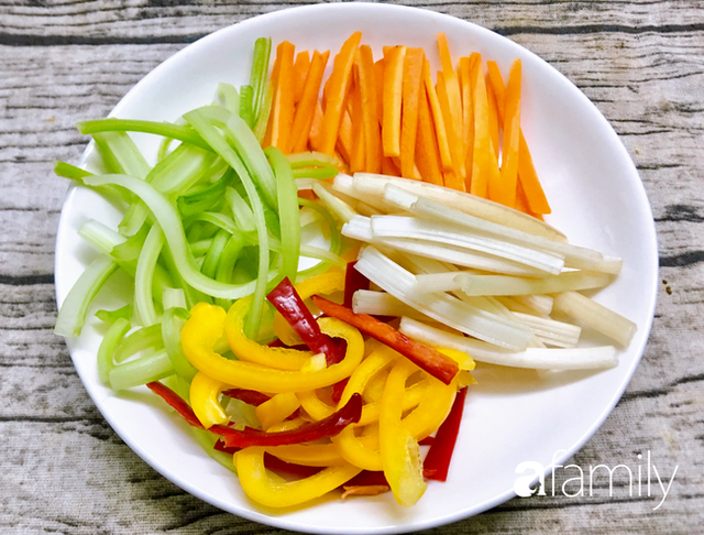 Mỗi ngày đều làm món salad này mang đi làm ăn trưa, tôi giảm cả 3kg sau 10 ngày mà da mịn đẹp hơn hẳn - Ảnh 4.