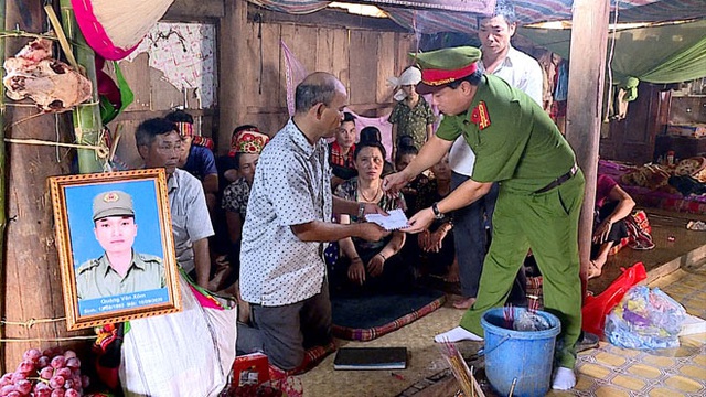 Bộ trưởng Tô Lâm gửi Thư biểu dương công an viên ở Sơn La hy sinh khi làm nhiệm vụ - Ảnh 2.