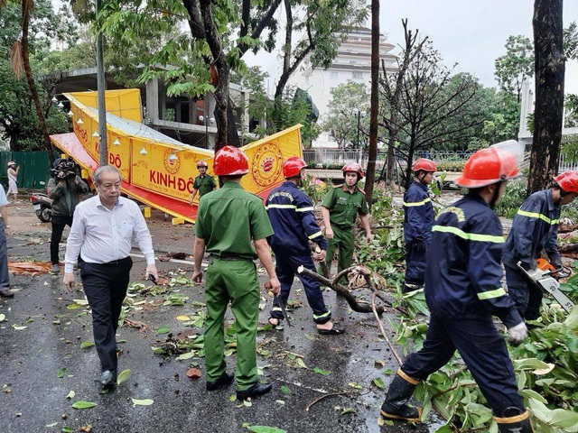 Thừa Thiên Huế: 1 người chết, 23 người bị thương trong cơn bão số 5  - Ảnh 2.