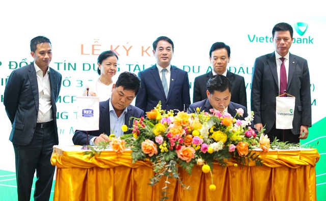 Vietcombank ký kết Thoả thuận Hợp tác toàn diện và Hợp đồng tín dụng tài trợ Dự án nhà máy điện gió số 3 (48MW) tại tỉnh Trà Vinh với Công ty Cổ phần Cơ Điện Lạnh (REE Corporation) - Ảnh 5.
