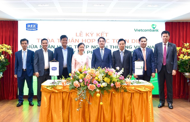 Vietcombank ký kết Thoả thuận Hợp tác toàn diện và Hợp đồng tín dụng tài trợ Dự án nhà máy điện gió số 3 (48MW) tại tỉnh Trà Vinh với Công ty Cổ phần Cơ Điện Lạnh (REE Corporation) - Ảnh 6.