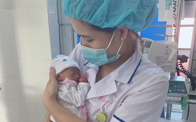 Bệnh viện tuyến huyện cứu sống bé sinh non nặng chỉ 1,1kg - Ảnh 1.