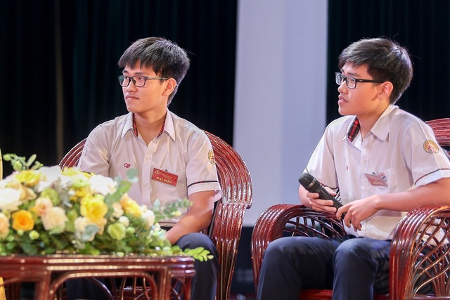 Cặp sinh đôi xứ Huế với cú đúp đặc biệt ở kì thi học sinh giỏi quốc gia - Ảnh 2.